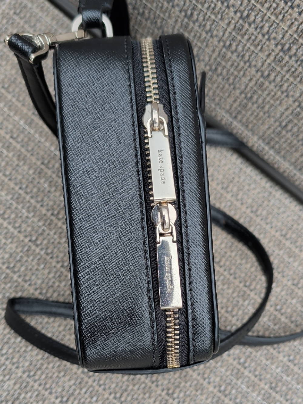 Kate Spade New York "Meow" Cat Daisy Colorblock Vanity Crossbody EUC 🐈⬛🐈⬛ - Picture 3 of 7
